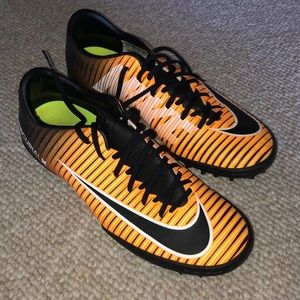 Nike Mercurial Soccer Cleats / Shoes